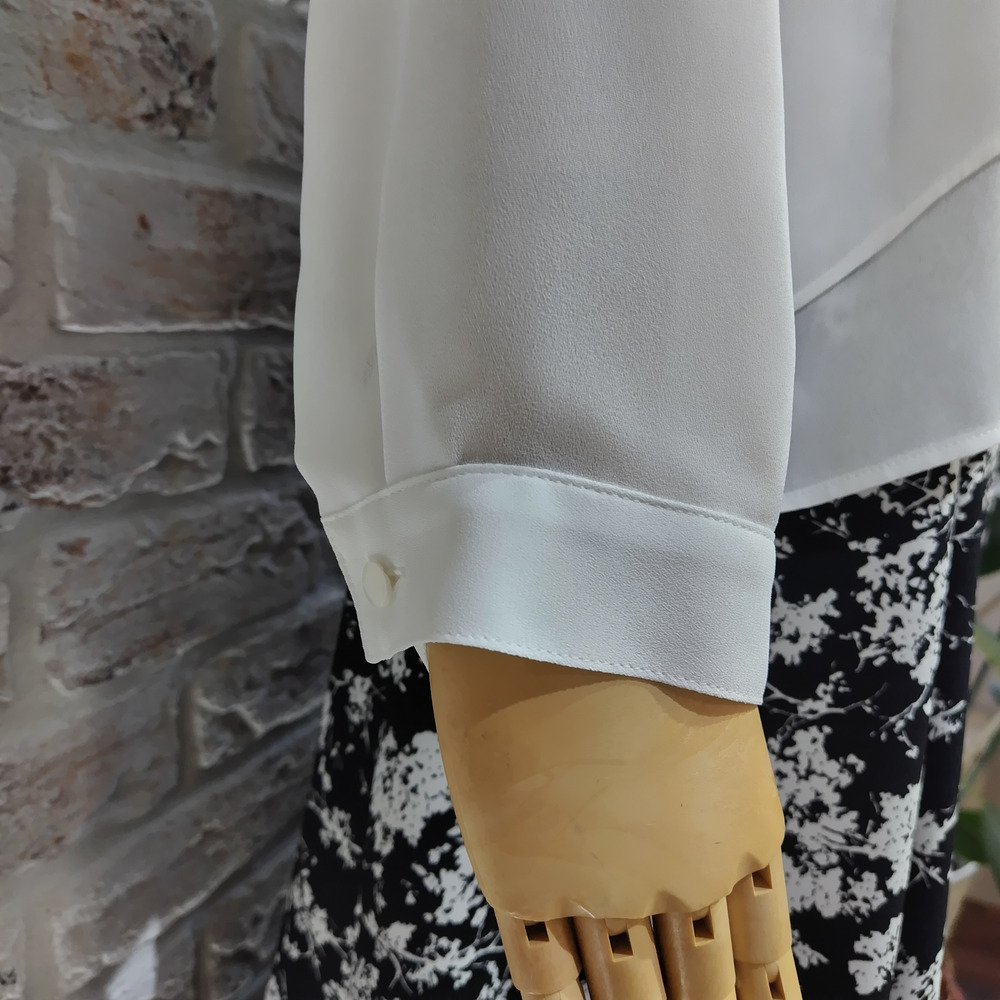 無地タックアシンメトリーブラウス5