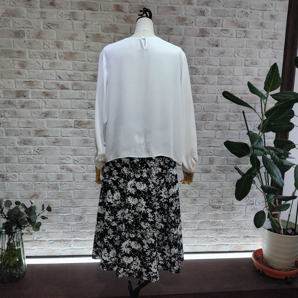 無地タックアシンメトリーブラウス6