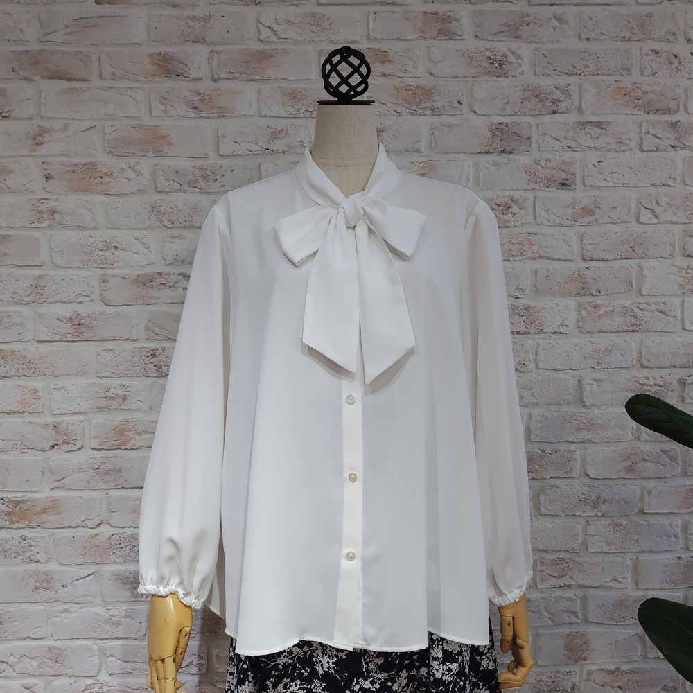 ボウタイブラウス