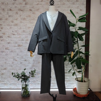 セットアップスーツ