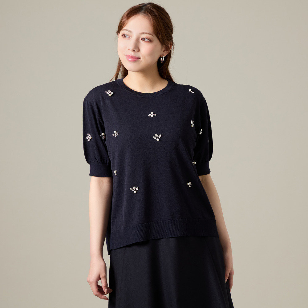 ビジュー付き大人の華やぎニットプルオーバー