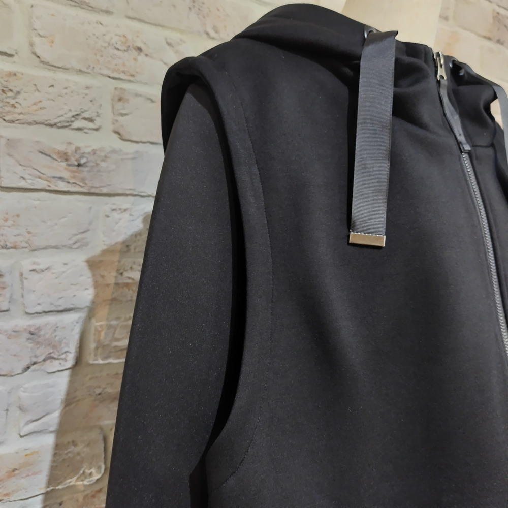 異素材ドッキングフード付きベスト11