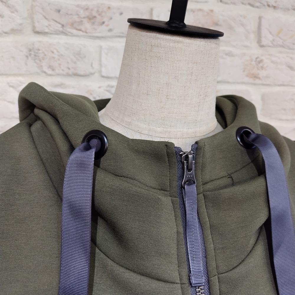 異素材ドッキングフード付きベスト3