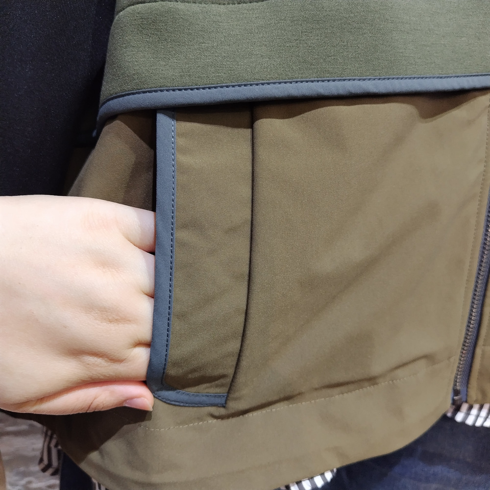 異素材ドッキングフード付きベスト6