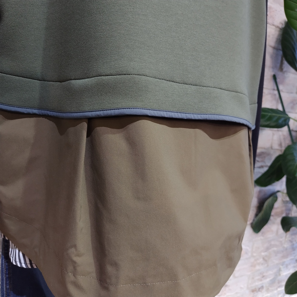 異素材ドッキングフード付きベスト9