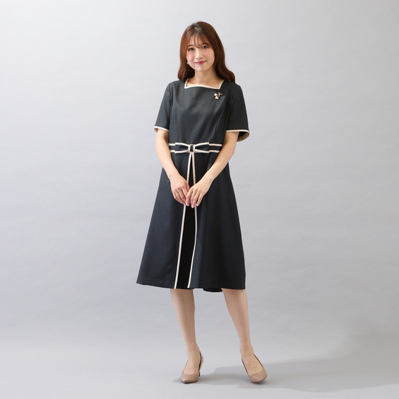 【美シルエットワンピ】【接触冷感/防シワ】パイピングリボンワンピース【アリノマ/Alinoma】 【美シルエットワンピ】【接触冷感/防シワ】パイピングリボンワンピース【アリノマ/Alinoma】