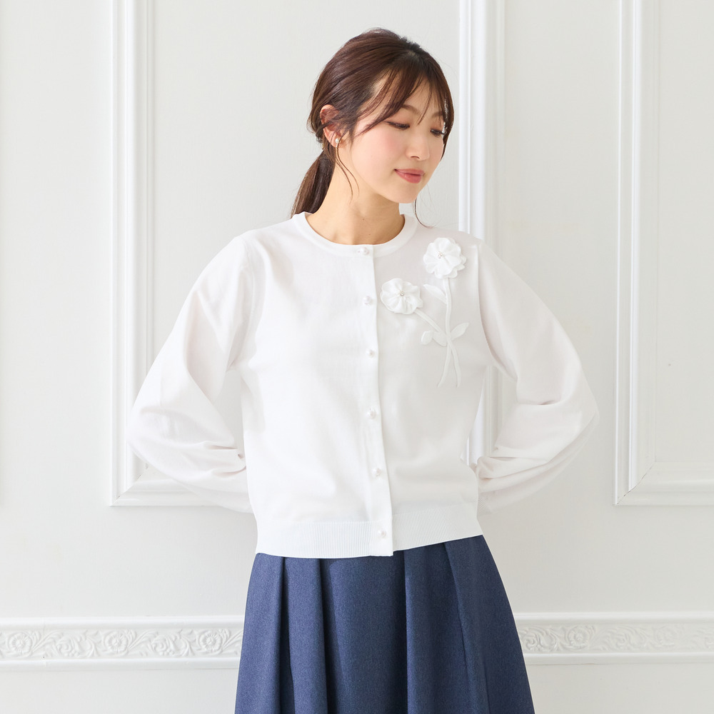 立体フラワーモチーフニットカーディガン