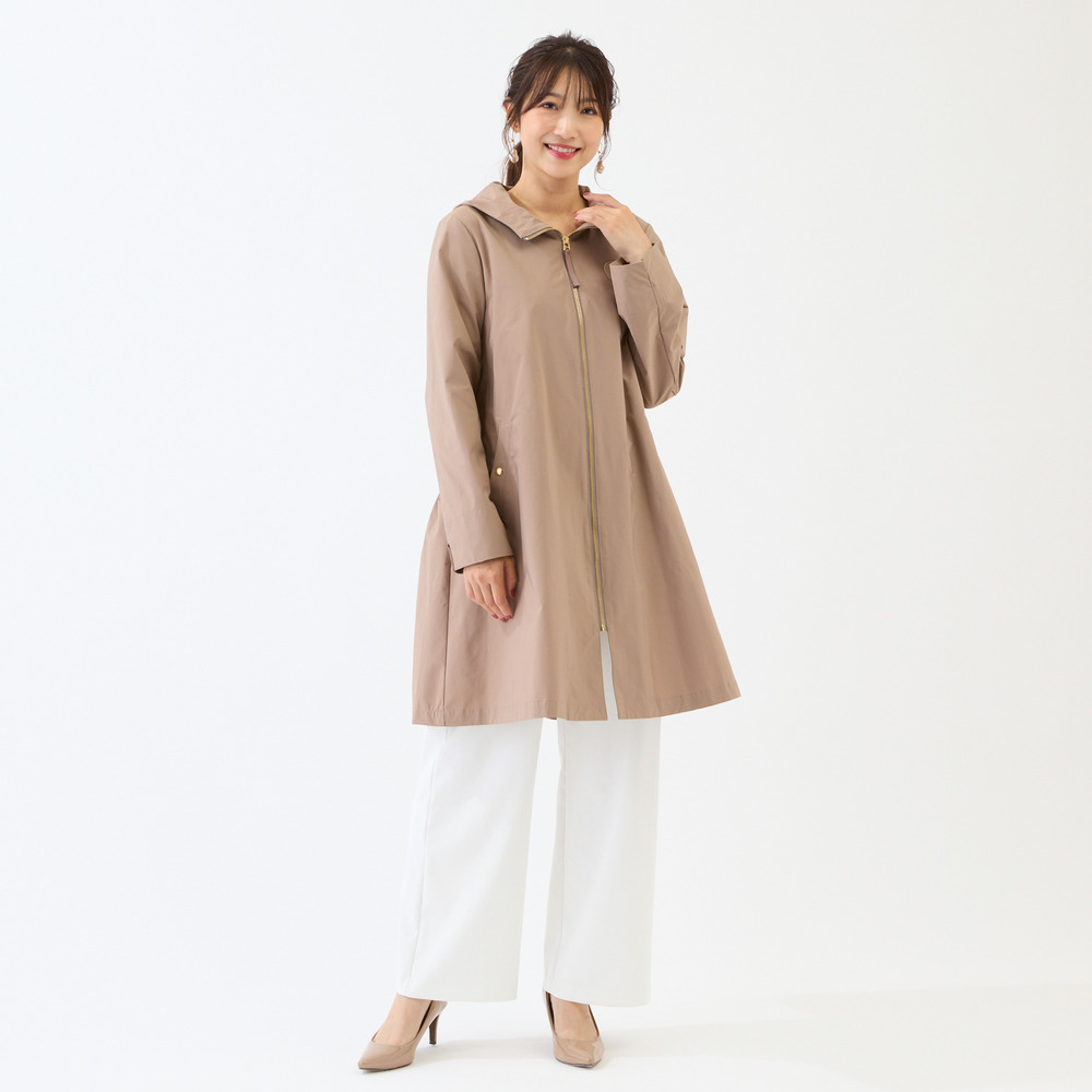 バックティアードフーディコート