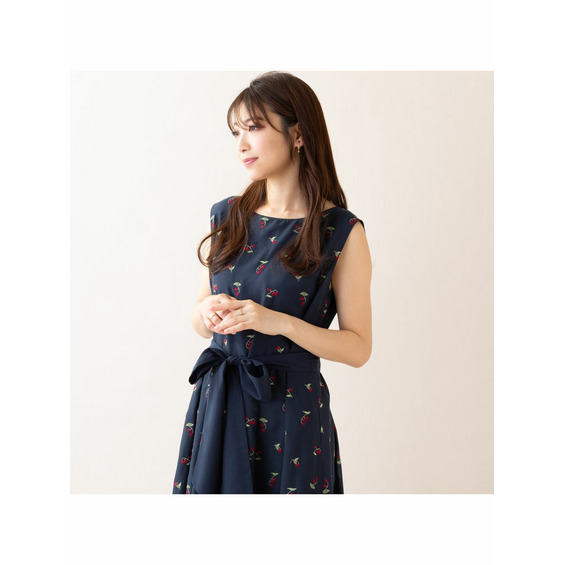スズラン刺繍ノースリーブワンピース【アリノマ/Alinoma】 スズラン刺繍ノースリーブワンピース【アリノマ/Alinoma】