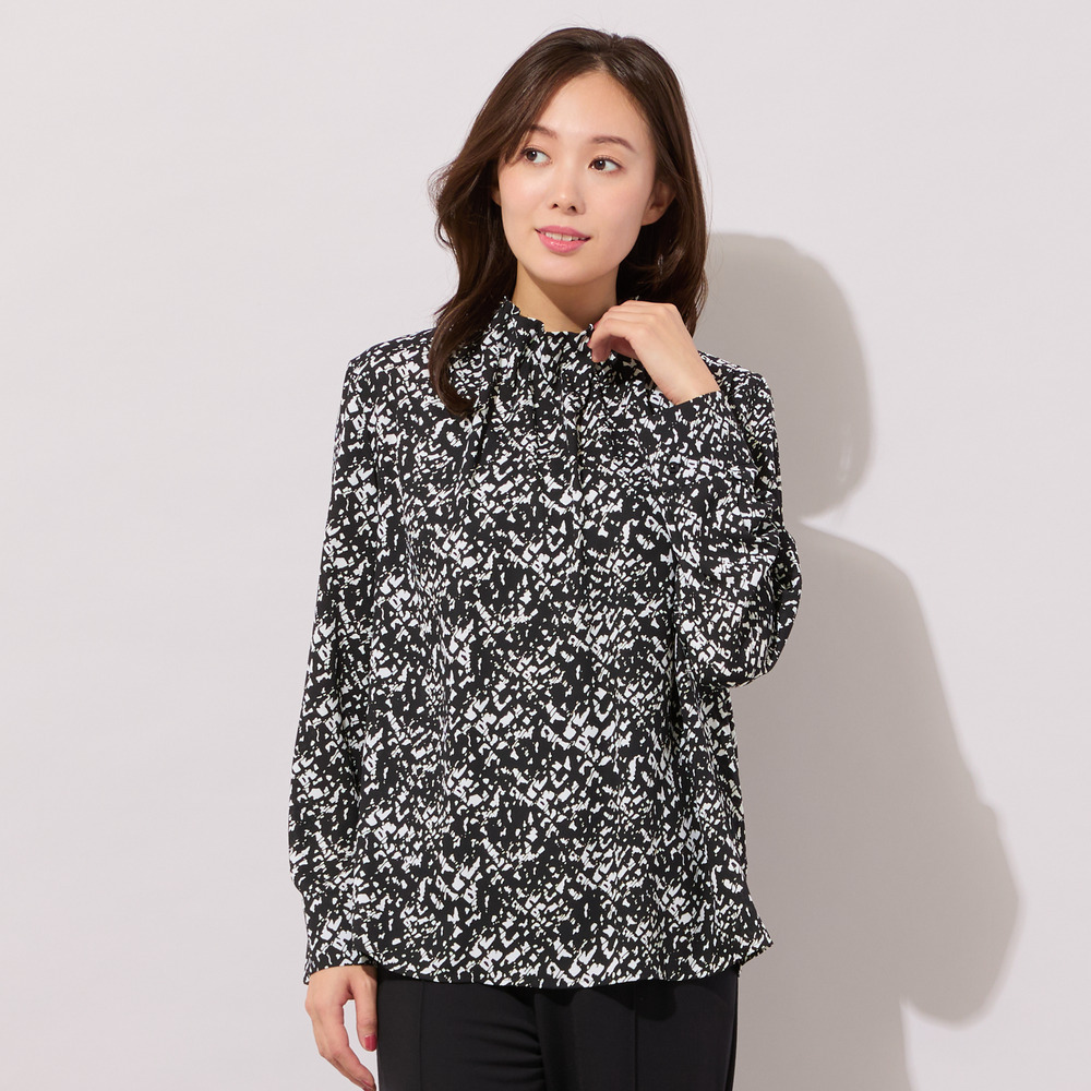 【手洗いOK・吸水・速乾・接触冷感】ギャザー・ハイネックブラウス