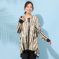 【手洗いOK】テントライン・プリントカットソー