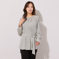 【手洗いOK】幾何柄・リボンタイ・ギャザーブラウス