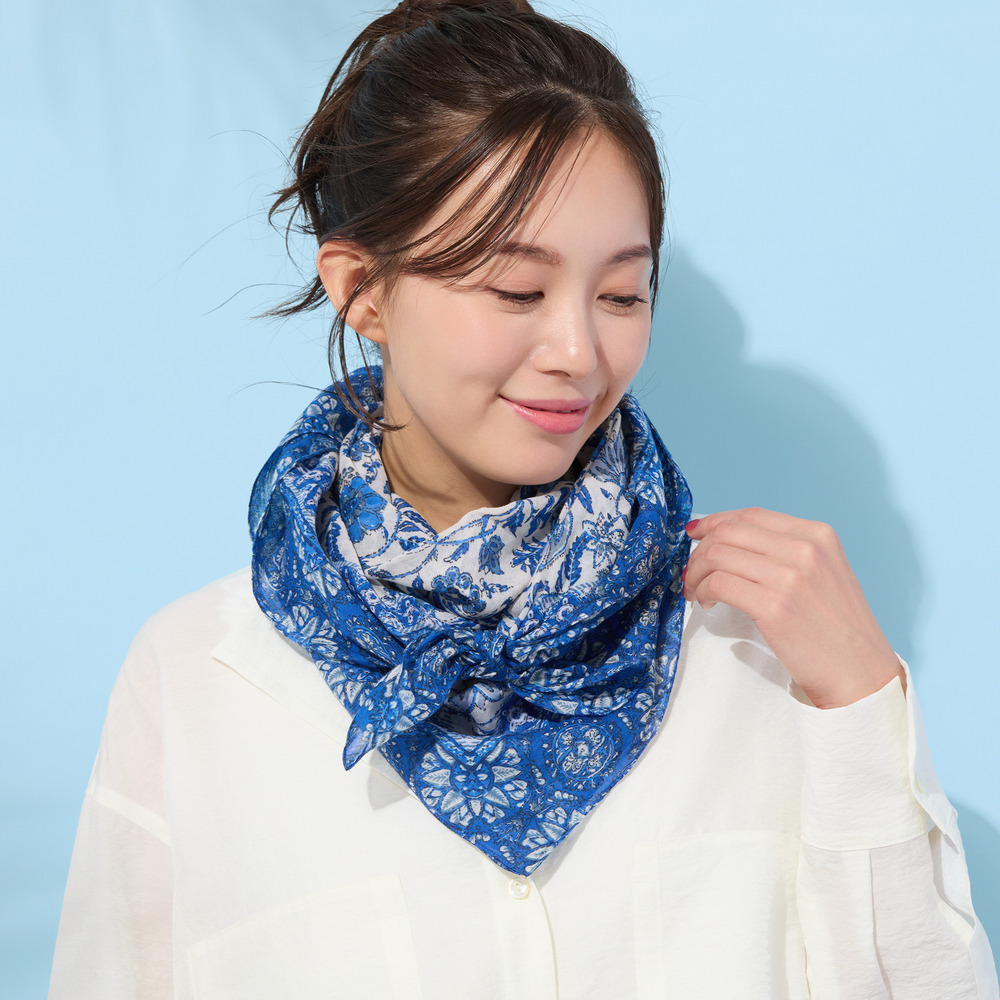 【綿100％】ビッグスクエア・フラワープリントストール