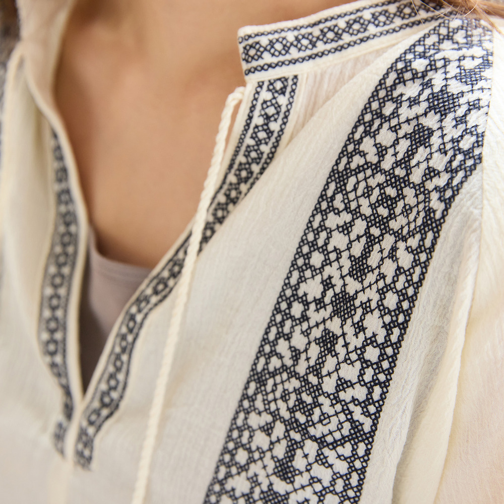 【手洗いOK・綿100%】綿楊柳刺繍ラグランスリーブブラウス10