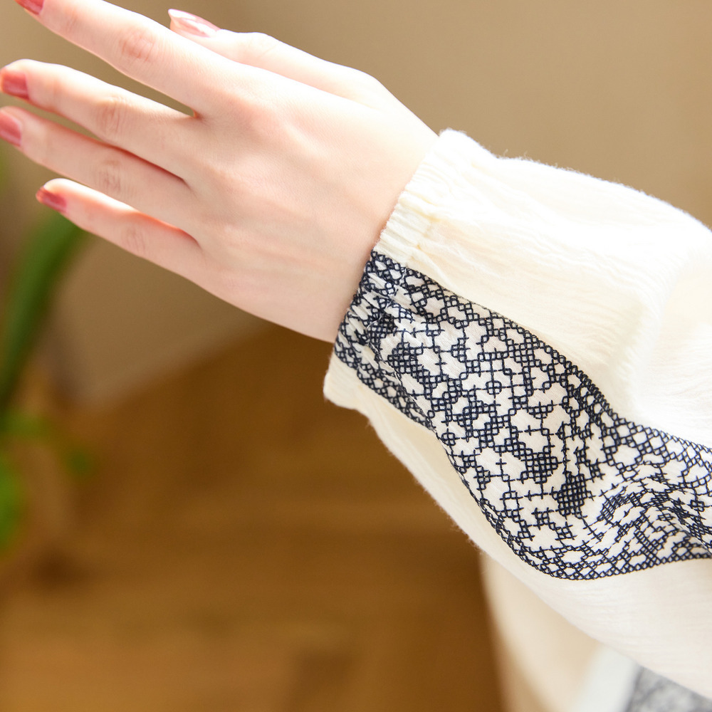 【手洗いOK・綿100%】綿楊柳刺繍ラグランスリーブブラウス13