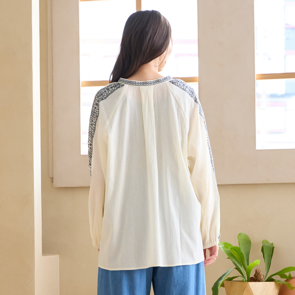 【手洗いOK・綿100%】綿楊柳刺繍ラグランスリーブブラウス2