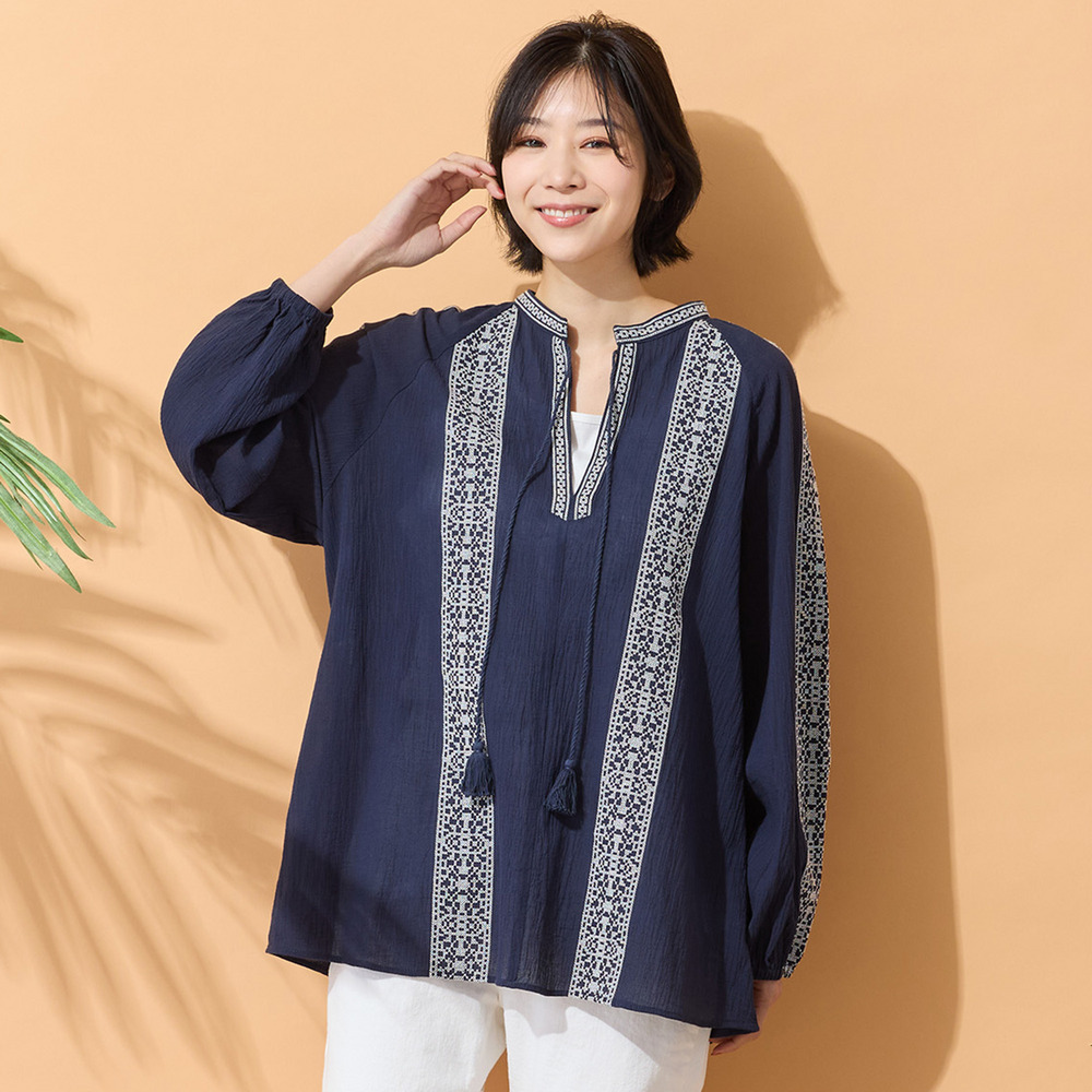 【手洗いOK・綿100%】綿楊柳刺繍ラグランスリーブブラウス1