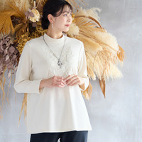 【洗える・日本製・3L/4Lサイズあり】トライアングル刺繍カットソー