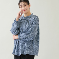 【洗える】ドット柄ギャザーブラウス