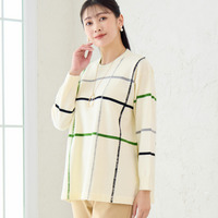 ステッチ風チェックセーター