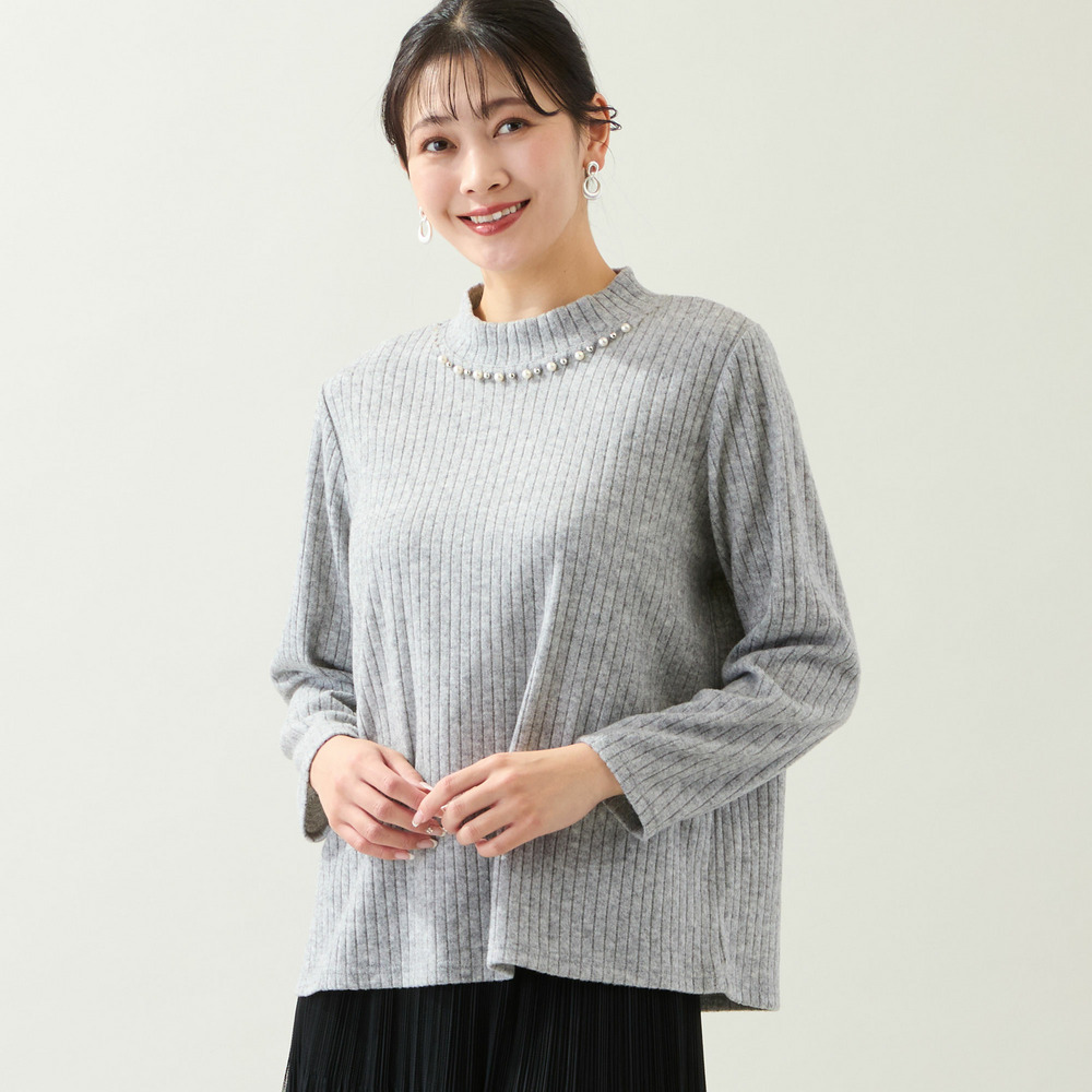 【洗える・3L/4Lサイズあり】ビジューモチーフつきカットソー