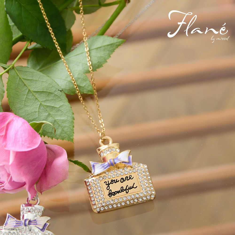 perfume bottleペンダント