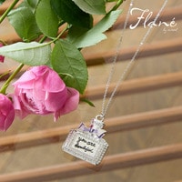 perfume bottleペンダント
