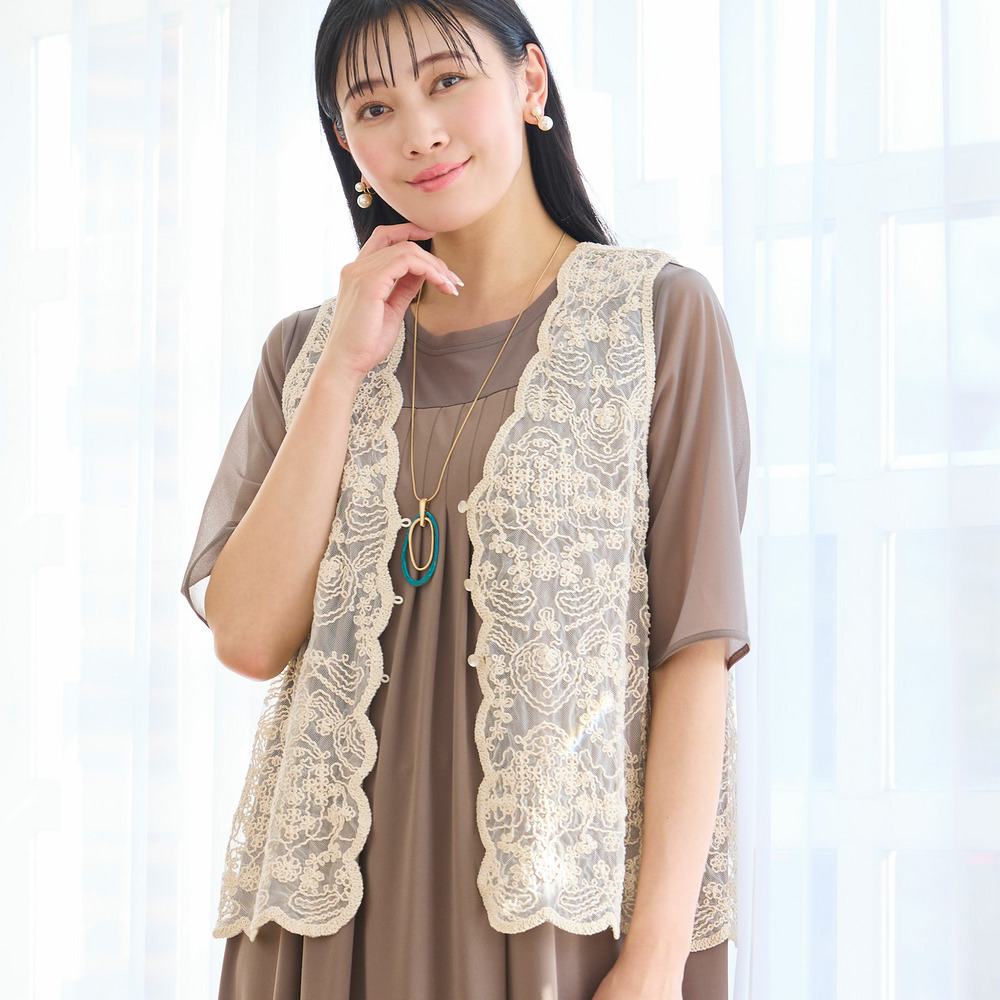 スカラップ刺繍チュールベスト