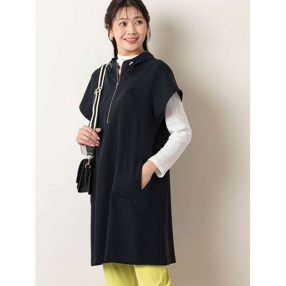 ■商品紹介■ 【大きいサイズ】【L/LL/3Lサイズ】【手洗いOK】 ◆重ね着に鮮度をプラス！ゆったりシルエットのチュニックベストが新登場◆ スーツにも使われるダブルクロスを使用したベスト。 上質感の