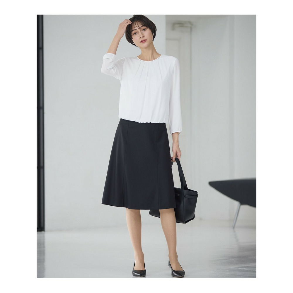 【セットアップ着用】ファインネスウール フレア スカート2