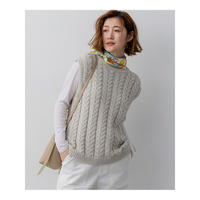 ケーブル ニットベスト