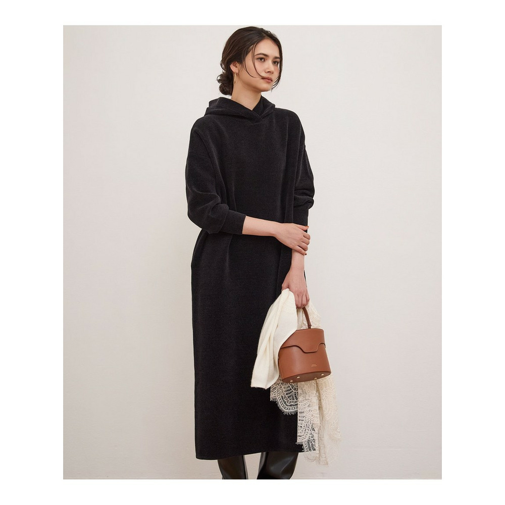 【SLOW/一部店舗限定】ベロアライク ニット フーデット ワンピース