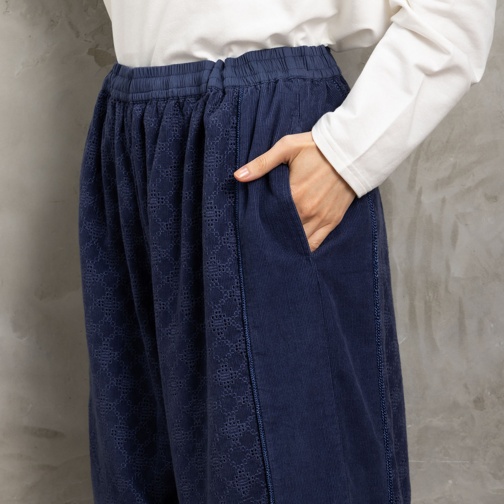 21号(6L~) コーデュロイエンブロイダリーパンツ23