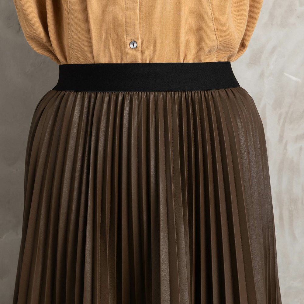 21号(6L~) レザーライクプリーツスカート22