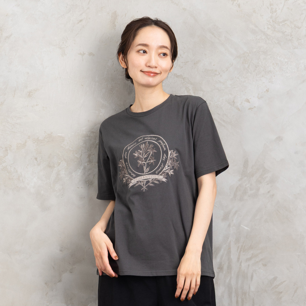 21号(6L~) フラワーエンブレム刺繍Tシャツ1