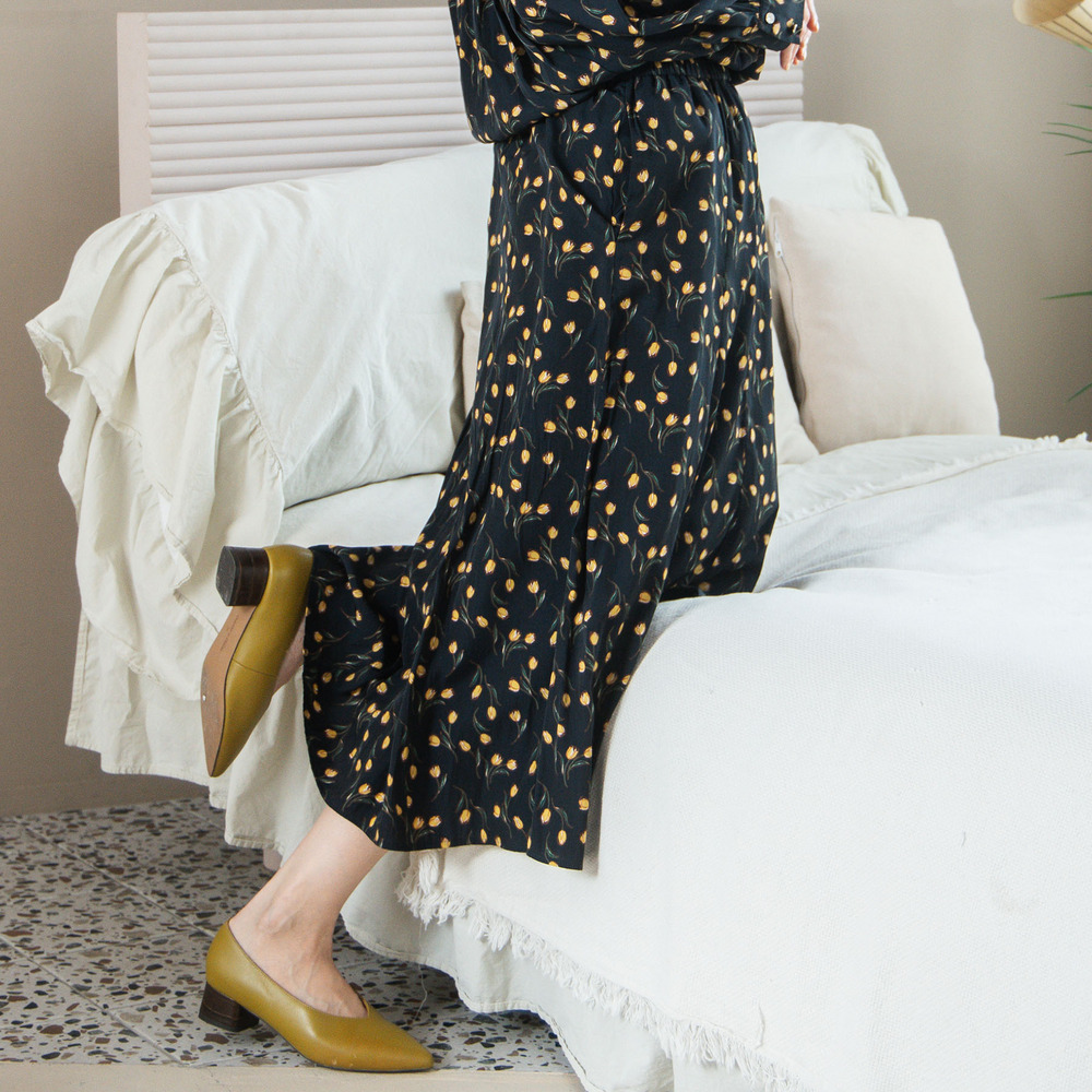 パウダーサテンチューリッププリントスカート