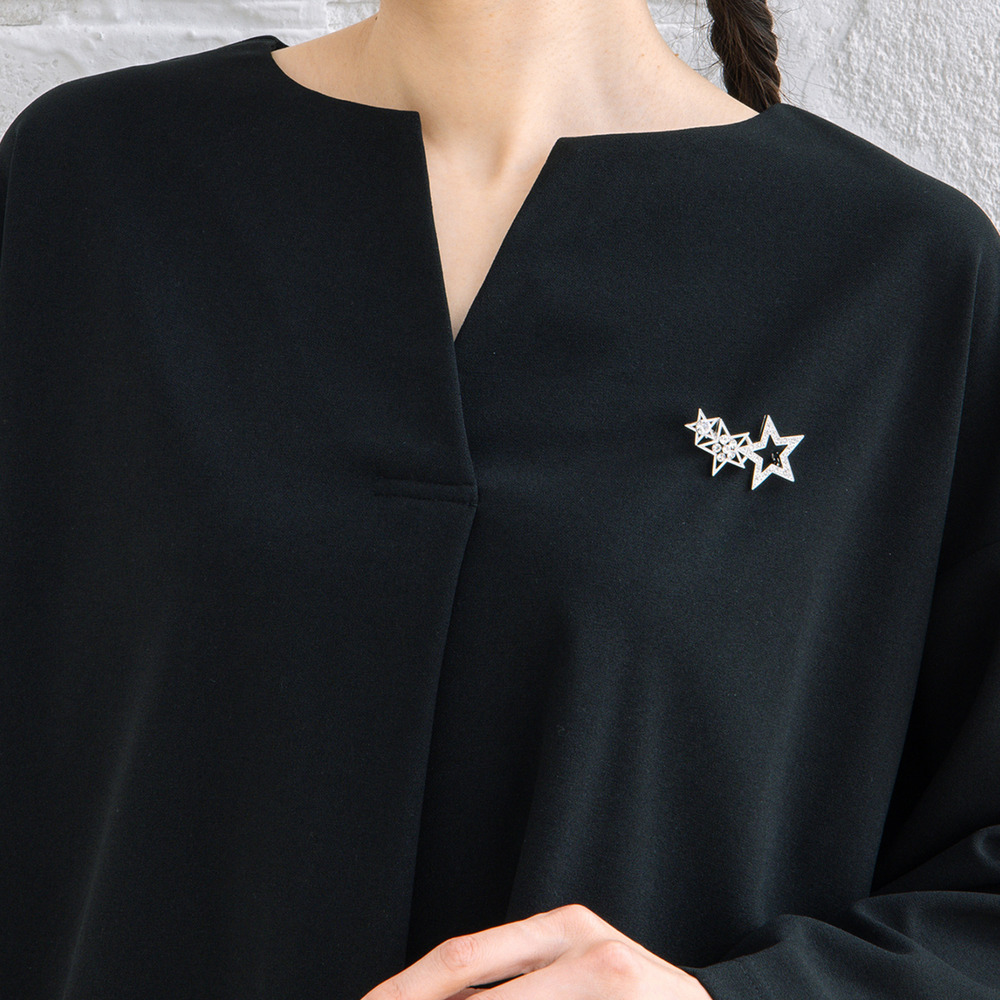 スタービジューブローチ