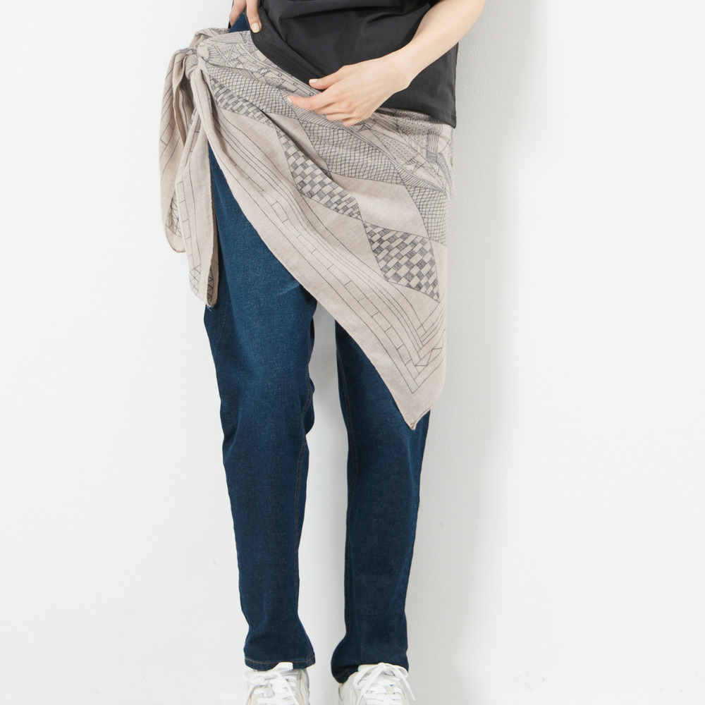 幾何柄プリント大判スカーフ