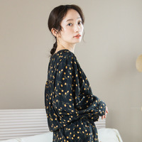 21号(6L～) パウダーサテンチューリッププリントブラウス