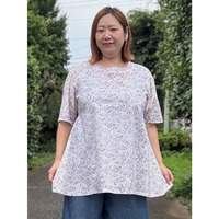 裾切替60ローン街並みを旅するプリントAラインチュニック