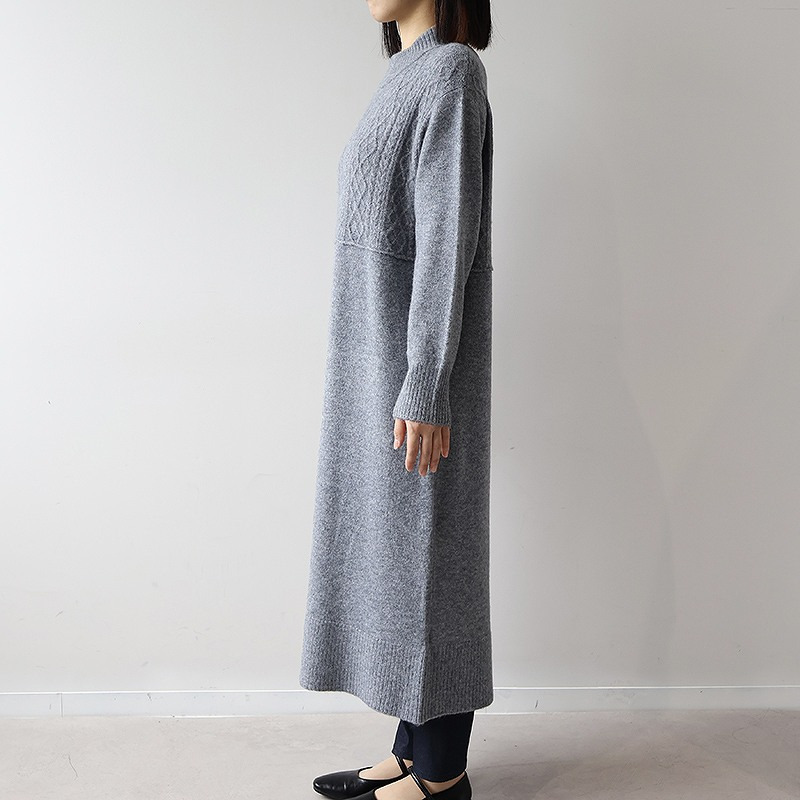 ケーブル切替えハイネックニットワンピース13