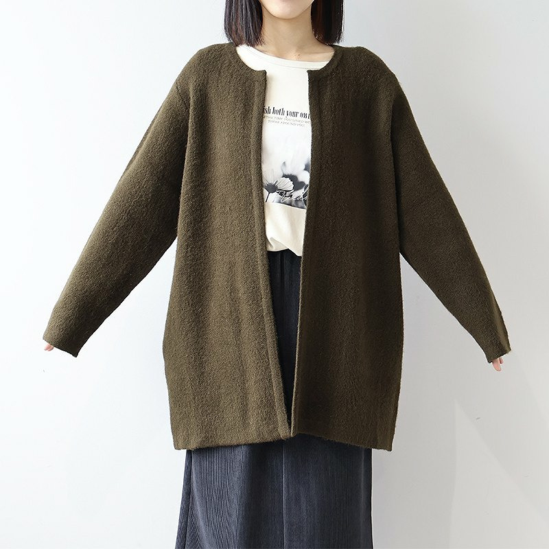 【WEB/一部店舗限定】 フワモチノーカラーニットジャケット13