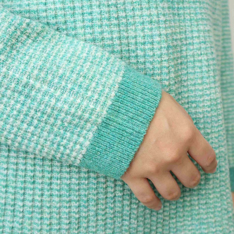 タック編みニットプルオーバー21