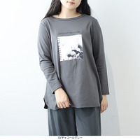 ラウンドヘムグラフィックTシャツ