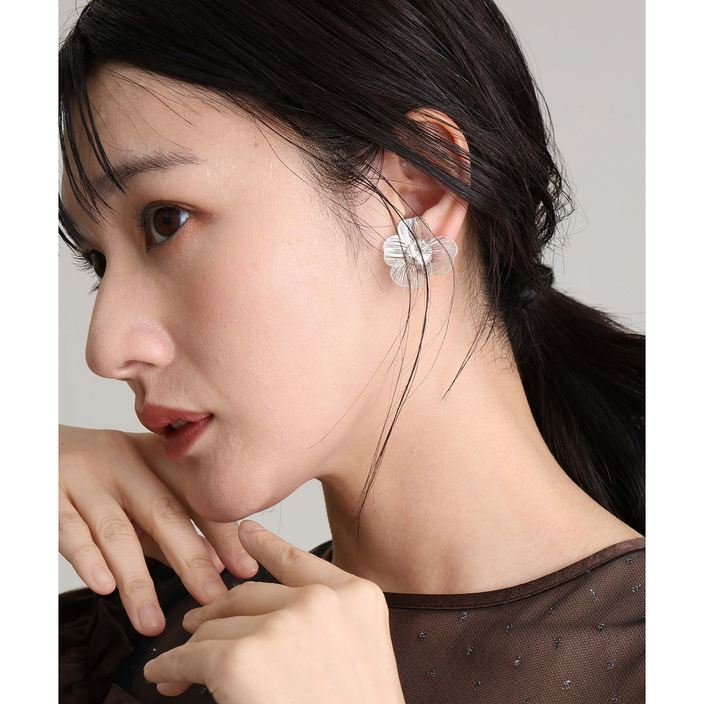 フラワーモチーフイヤリング 1