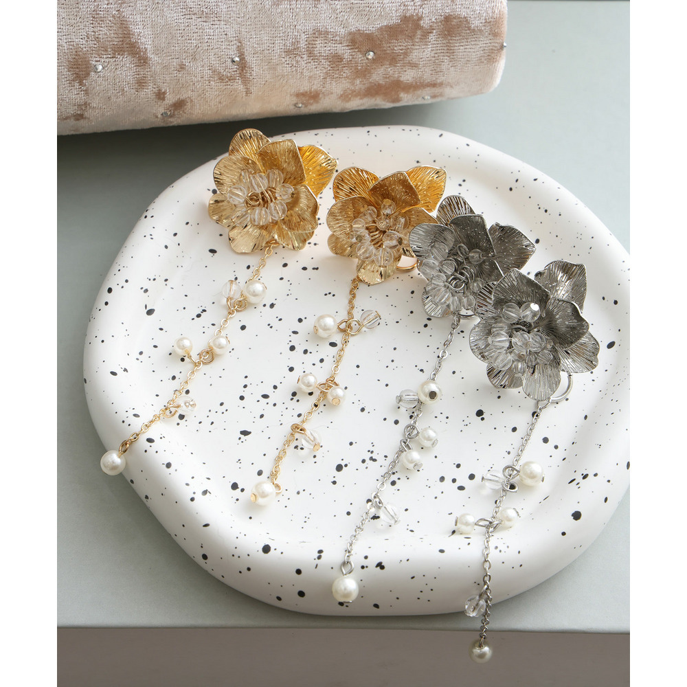 メタルビーズフラワー2WAYイヤリング1