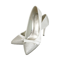 シャイニーラインポインテッドトゥパンプス結婚式対応