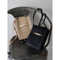 フロントプラグインショルダーバック　大きいサイズ レディース