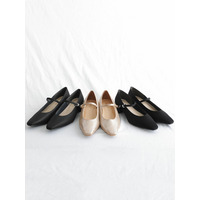 スクエアトゥストラップパンプス