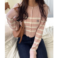 ケーブル編み刺繍ボーダーカーディガン